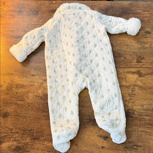 Adorable Holiday White and Gold Kids Footie - Picture 8 of 8